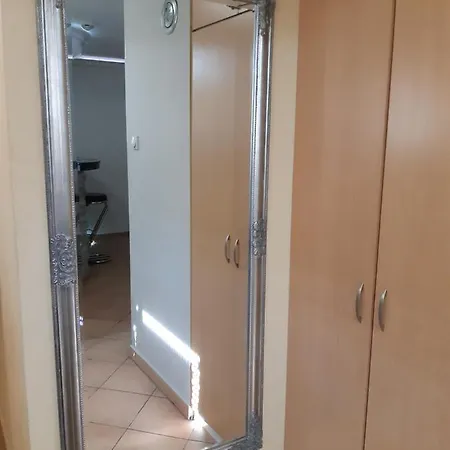 Center Luxury